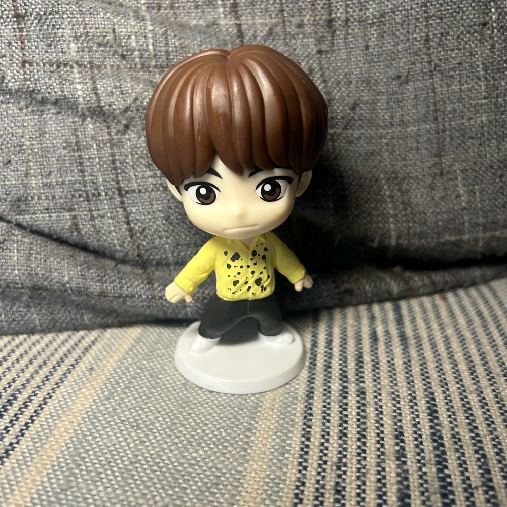 BTS TinyTan McDonalds Happy Meal Toy 2025 KPop Figure